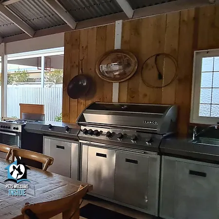 3 Bedroom Little Addis Cottage In Historic Kalgoorlie Exterior photo